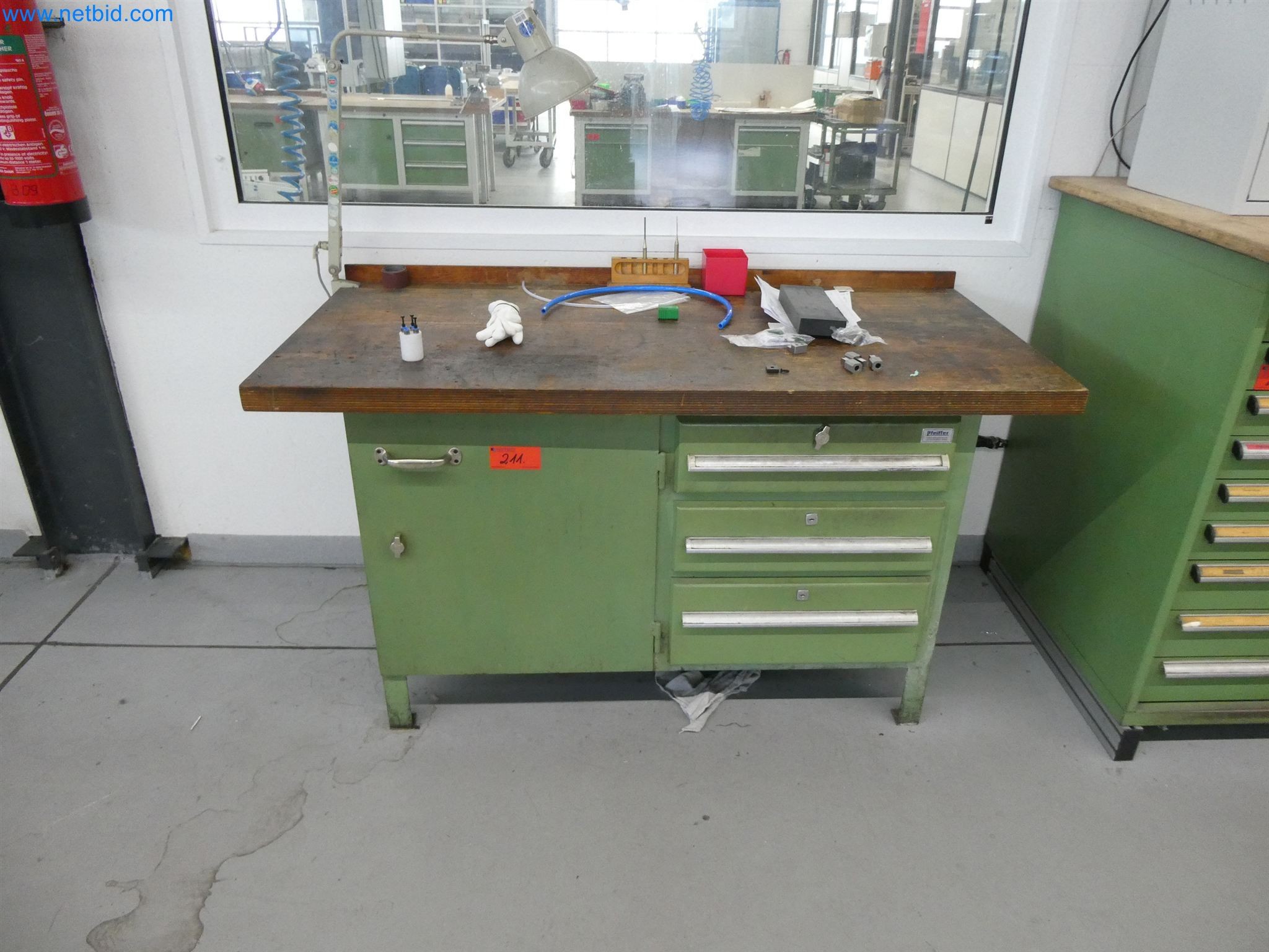 Máquinas de moldeo por inyección, máquinas CNC y líneas de montaje para elementos calefactores y componentes de automoción-1