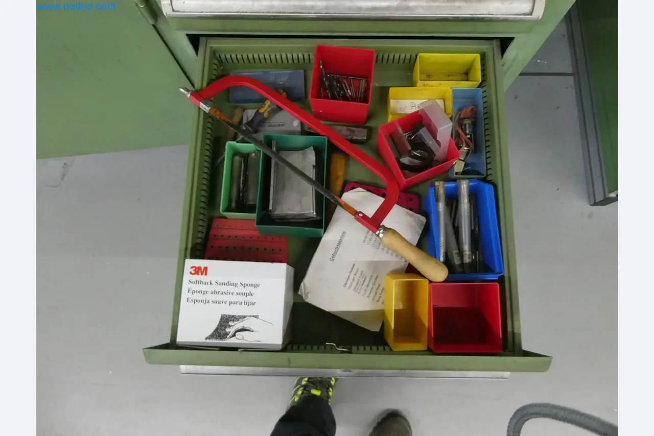 Máquinas de moldeo por inyección, máquinas CNC y líneas de montaje para elementos calefactores y componentes de automoción-4