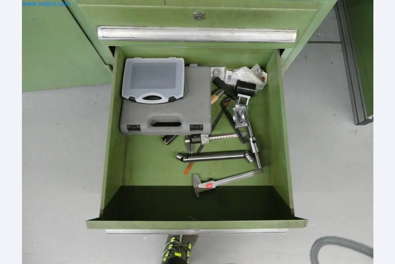 Máquinas de moldeo por inyección, máquinas CNC y líneas de montaje para elementos calefactores y componentes de automoción-5