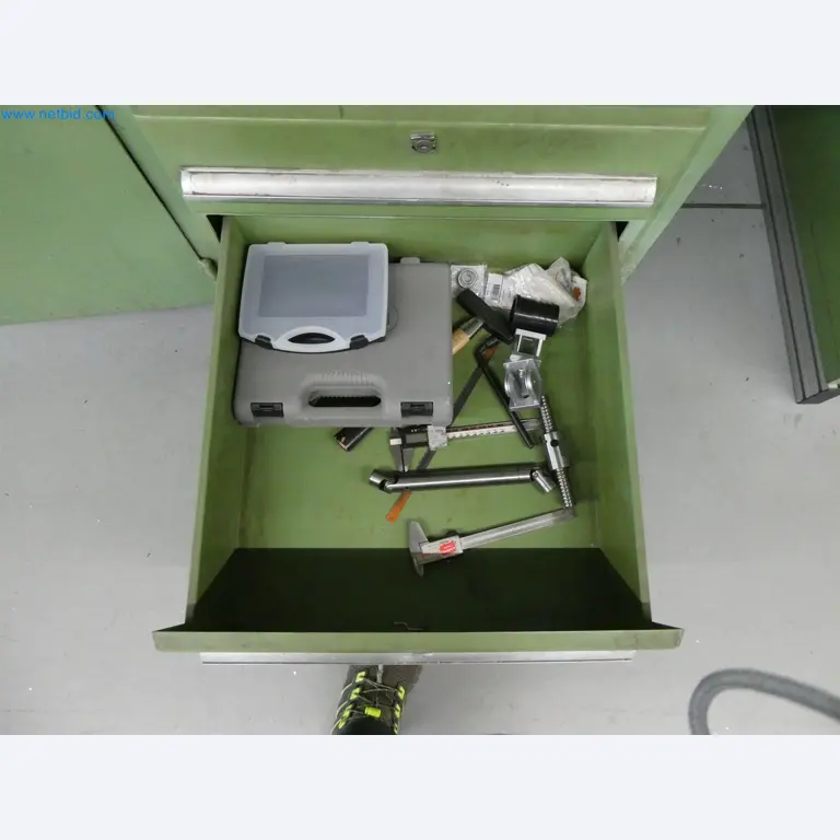 Máquinas de moldeo por inyección, máquinas CNC y líneas de montaje para elementos calefactores y componentes de automoción-5