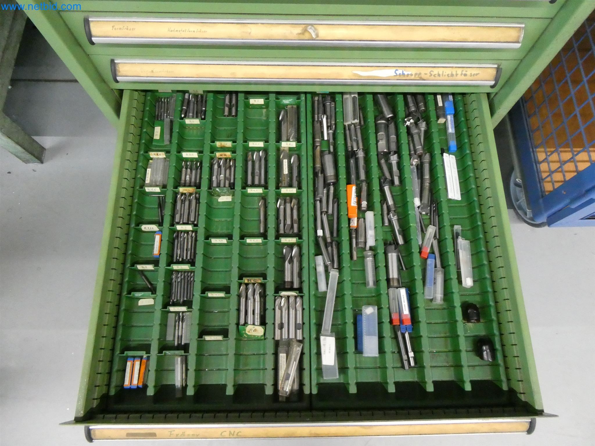 Máquinas de moldeo por inyección, máquinas CNC y líneas de montaje para elementos calefactores y componentes de automoción-10