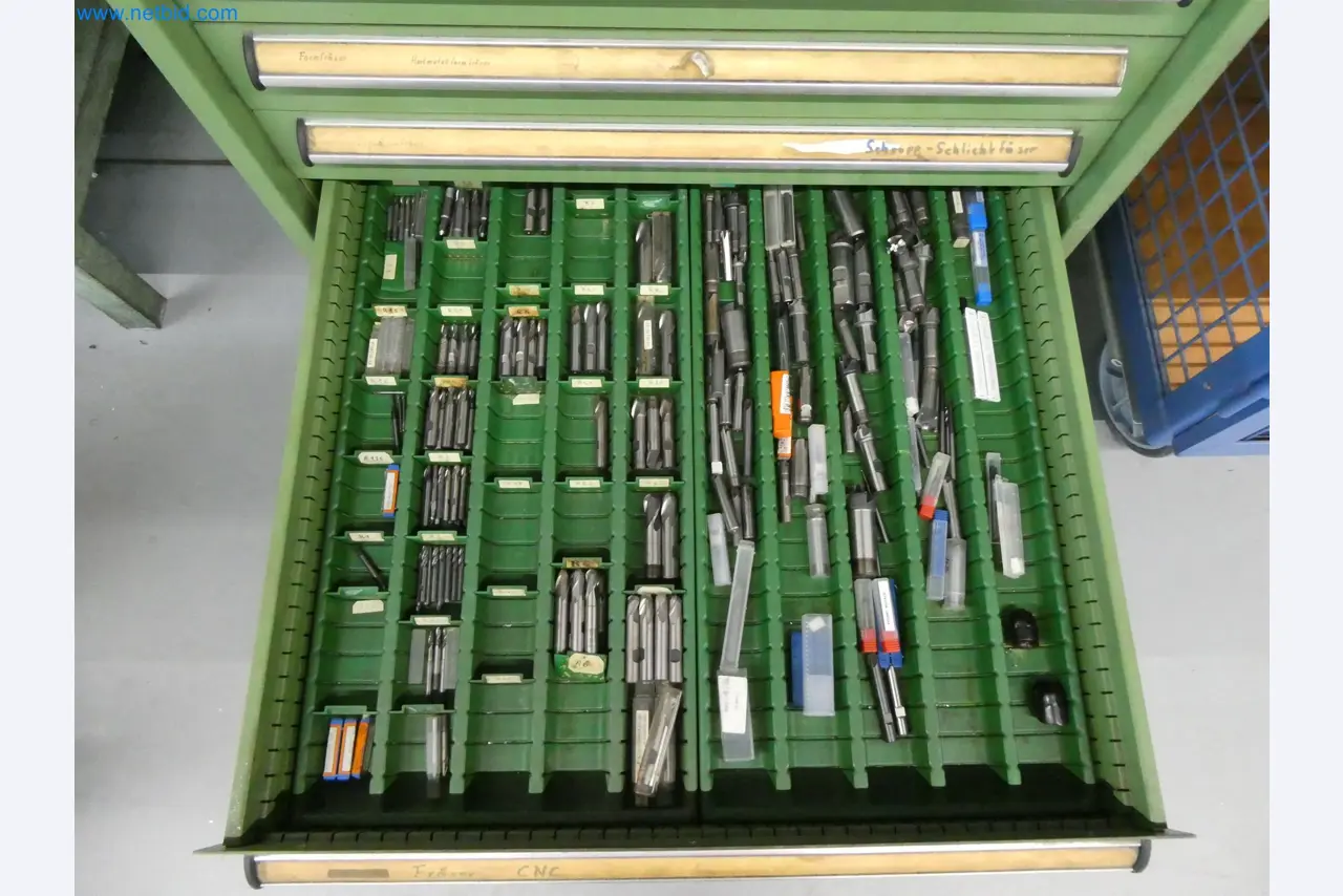 Máquinas de moldeo por inyección, máquinas CNC y líneas de montaje para elementos calefactores y componentes de automoción-10