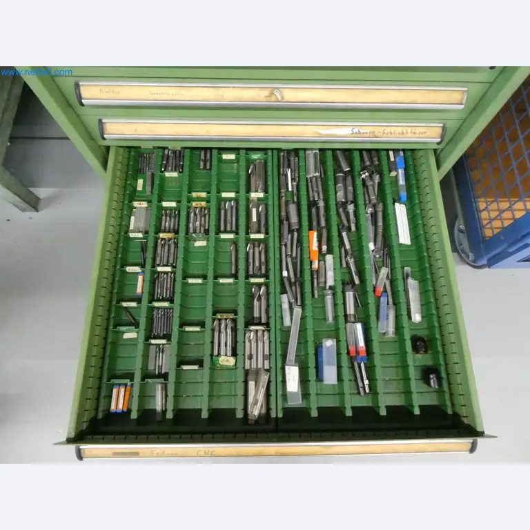 Máquinas de moldeo por inyección, máquinas CNC y líneas de montaje para elementos calefactores y componentes de automoción-10