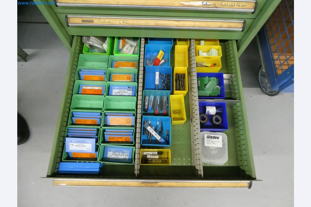 Máquinas de moldeo por inyección, máquinas CNC y líneas de montaje para elementos calefactores y componentes de automoción-11