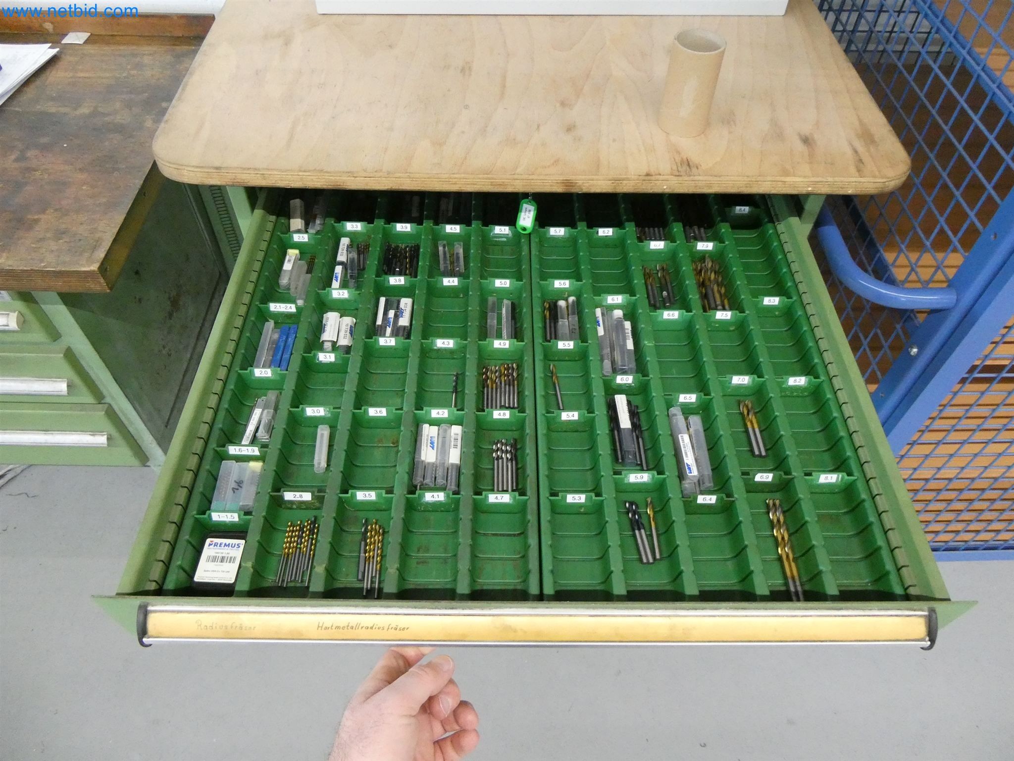 Máquinas de moldeo por inyección, máquinas CNC y líneas de montaje para elementos calefactores y componentes de automoción-5