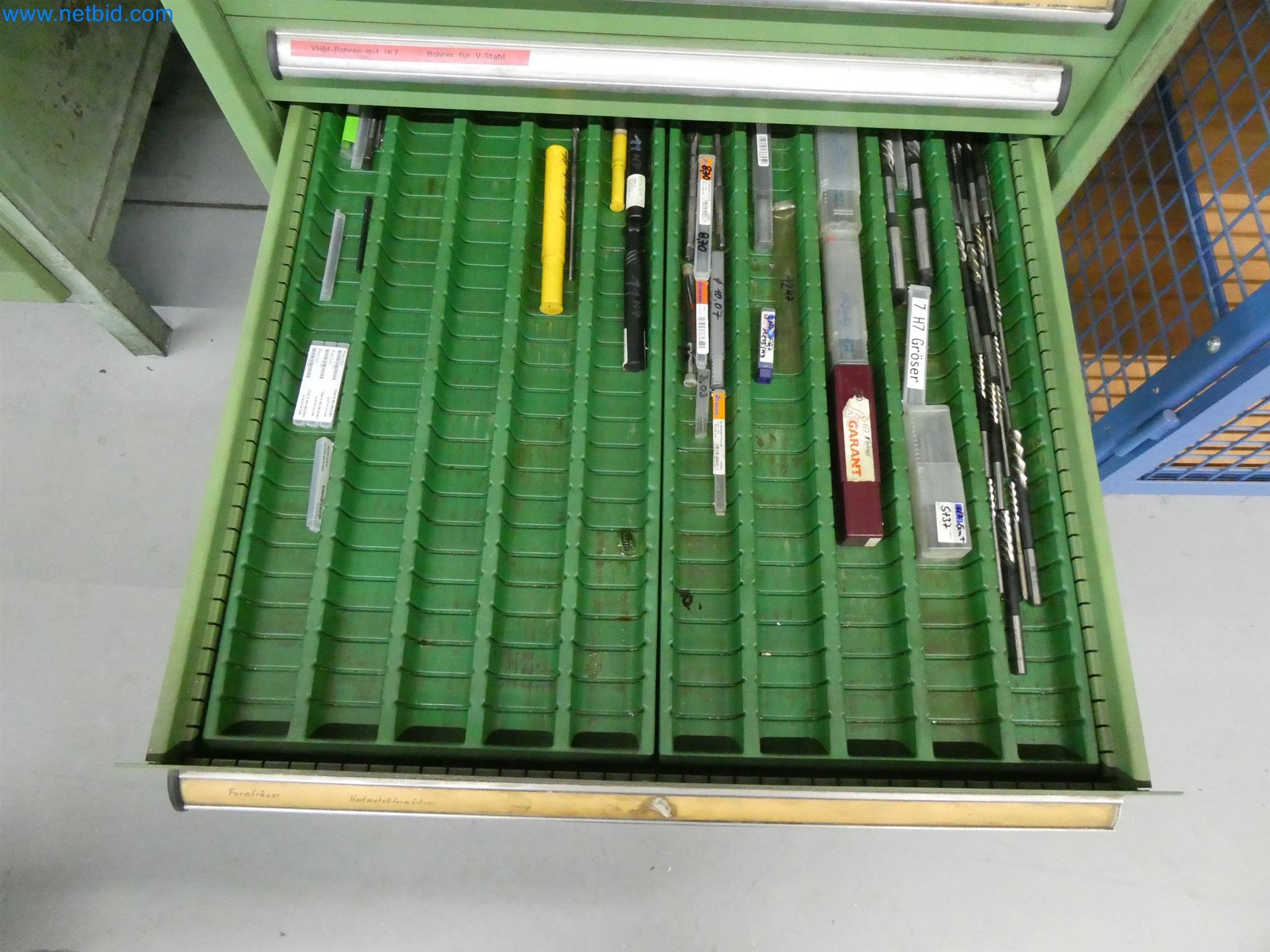 Máquinas de moldeo por inyección, máquinas CNC y líneas de montaje para elementos calefactores y componentes de automoción-8