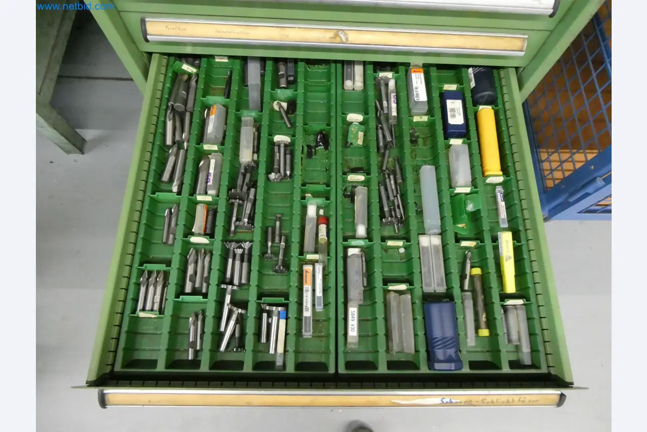 Máquinas de moldeo por inyección, máquinas CNC y líneas de montaje para elementos calefactores y componentes de automoción-9