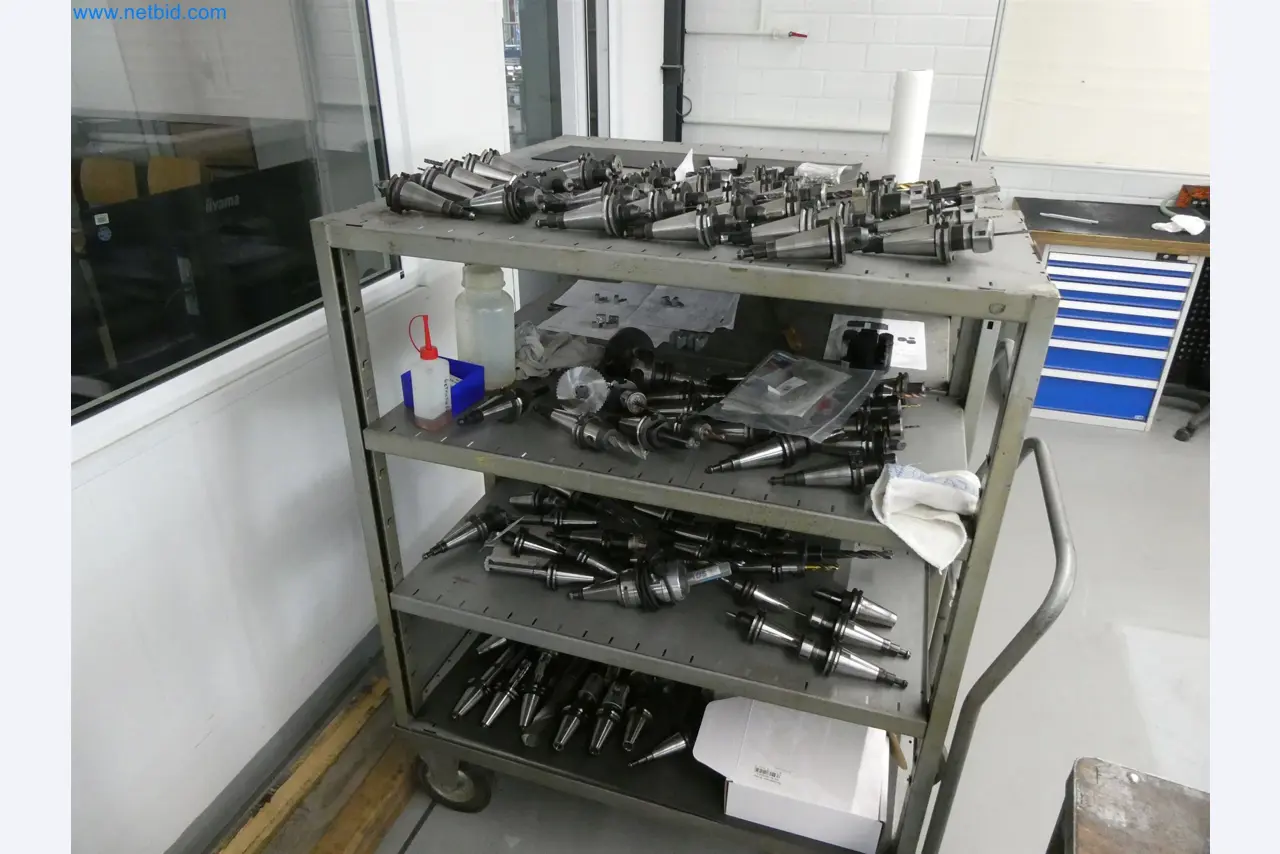 Máquinas de moldeo por inyección, máquinas CNC y líneas de montaje para elementos calefactores y componentes de automoción-1