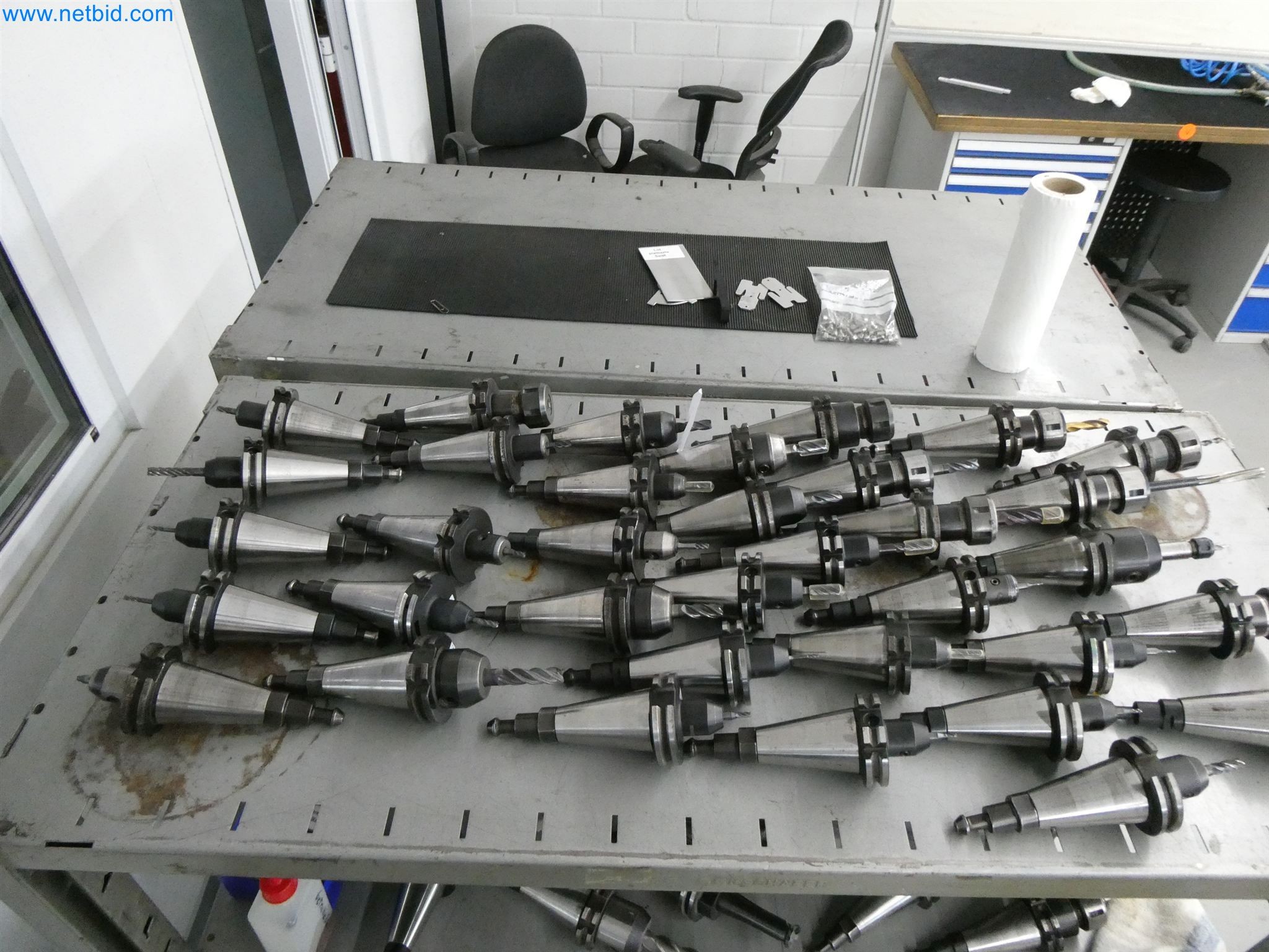 Máquinas de moldeo por inyección, máquinas CNC y líneas de montaje para elementos calefactores y componentes de automoción-2