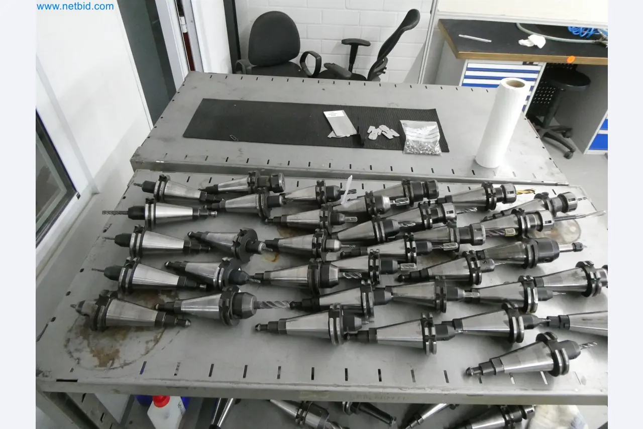 Máquinas de moldeo por inyección, máquinas CNC y líneas de montaje para elementos calefactores y componentes de automoción-2