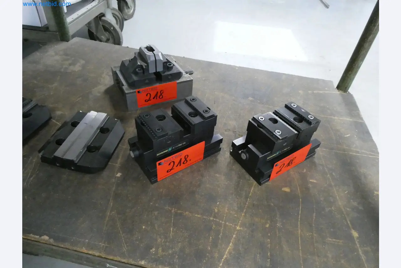 Máquinas de moldeo por inyección, máquinas CNC y líneas de montaje para elementos calefactores y componentes de automoción-5