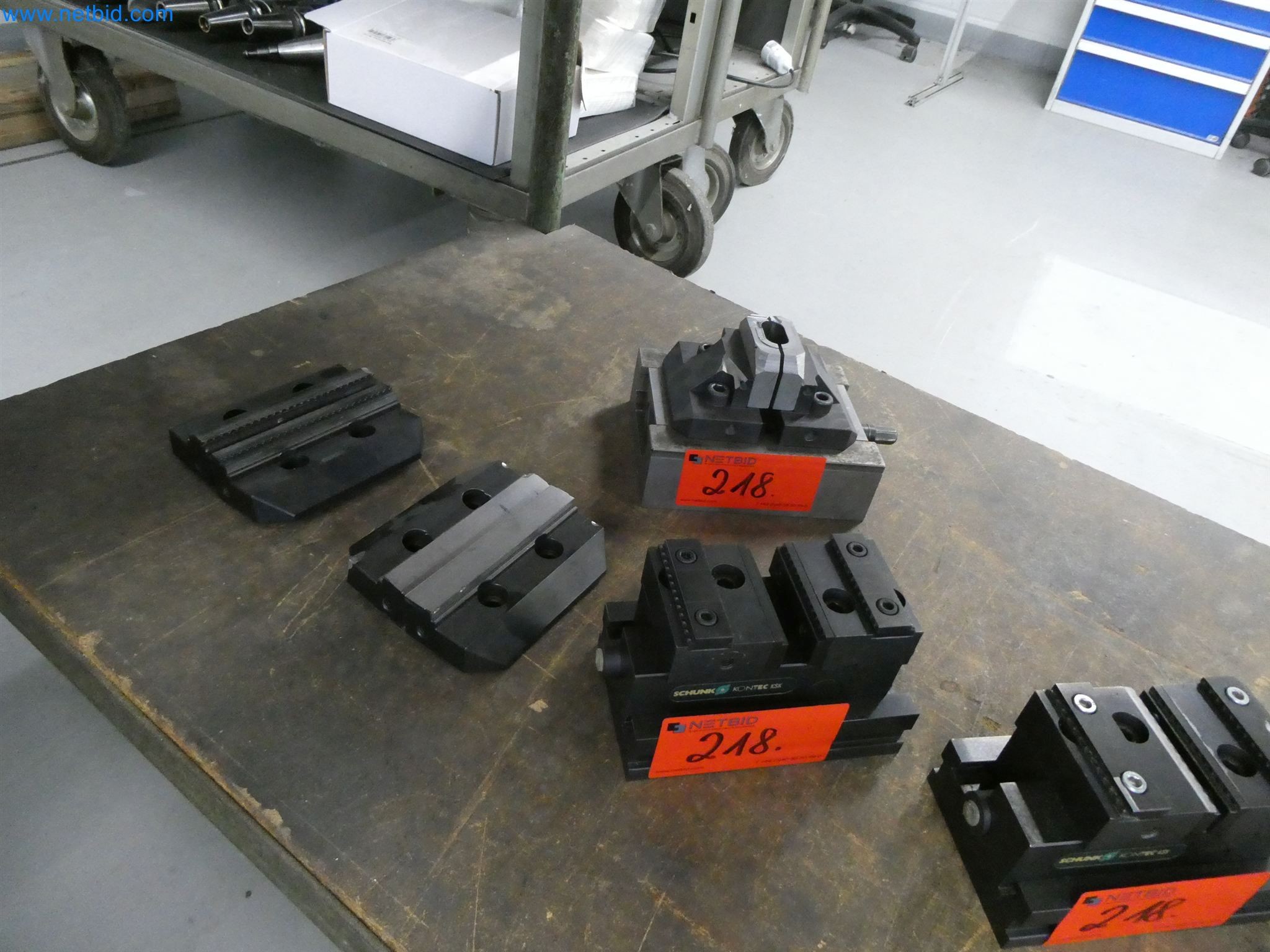 Máquinas de moldeo por inyección, máquinas CNC y líneas de montaje para elementos calefactores y componentes de automoción-6