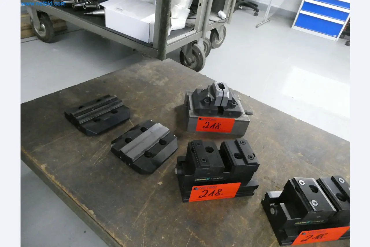 Máquinas de moldeo por inyección, máquinas CNC y líneas de montaje para elementos calefactores y componentes de automoción-6