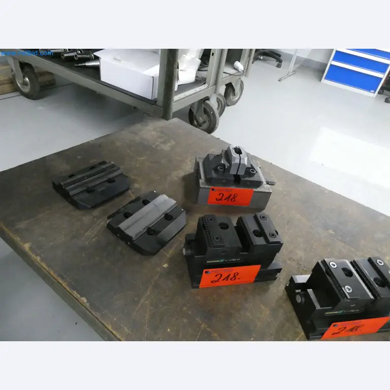 Máquinas de moldeo por inyección, máquinas CNC y líneas de montaje para elementos calefactores y componentes de automoción-6