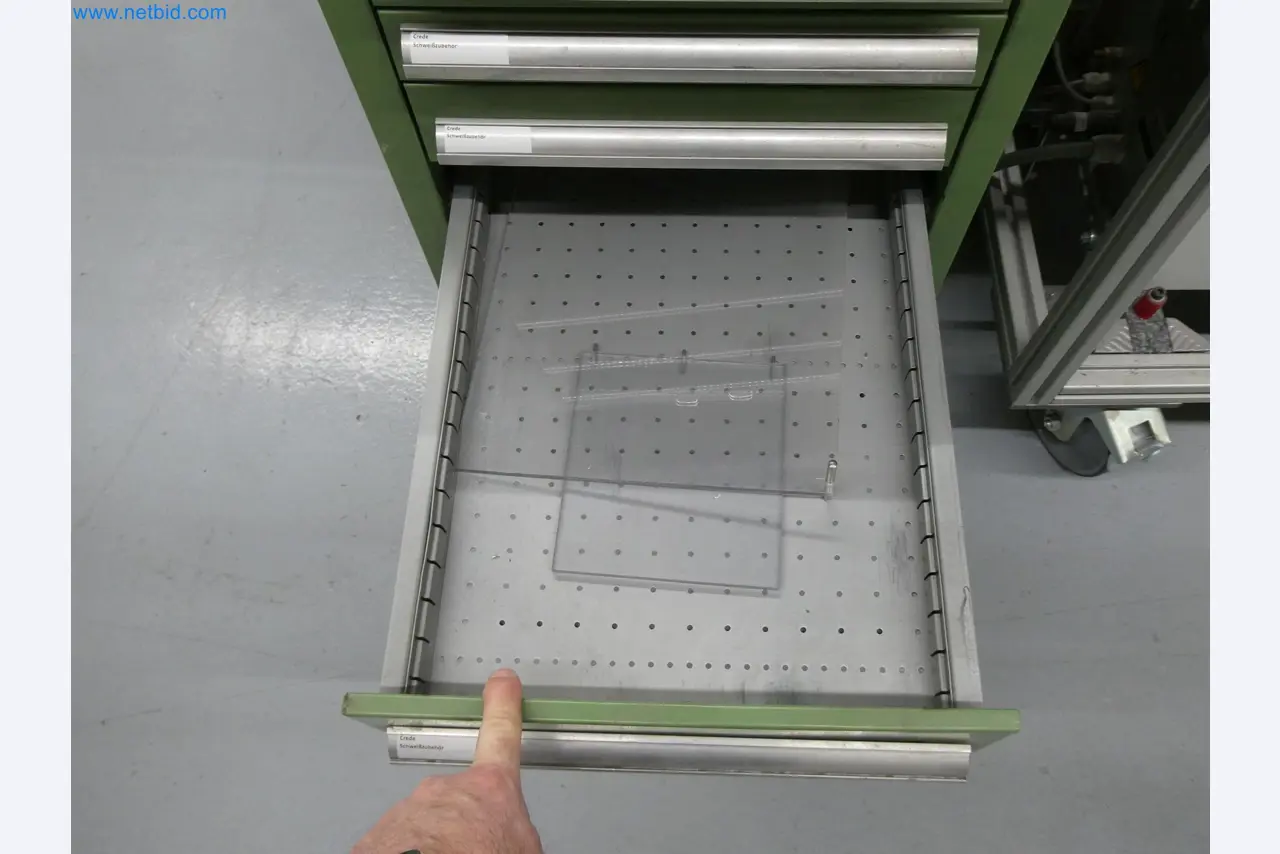 Máquinas de moldagem por injeção, máquinas CNC e linhas de montagem para elementos de aquecimento e componentes automóveis-10