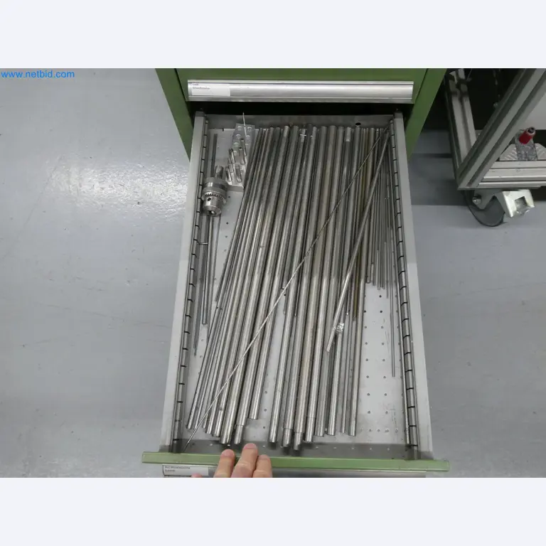 Máquinas de moldagem por injeção, máquinas CNC e linhas de montagem para elementos de aquecimento e componentes automóveis-11