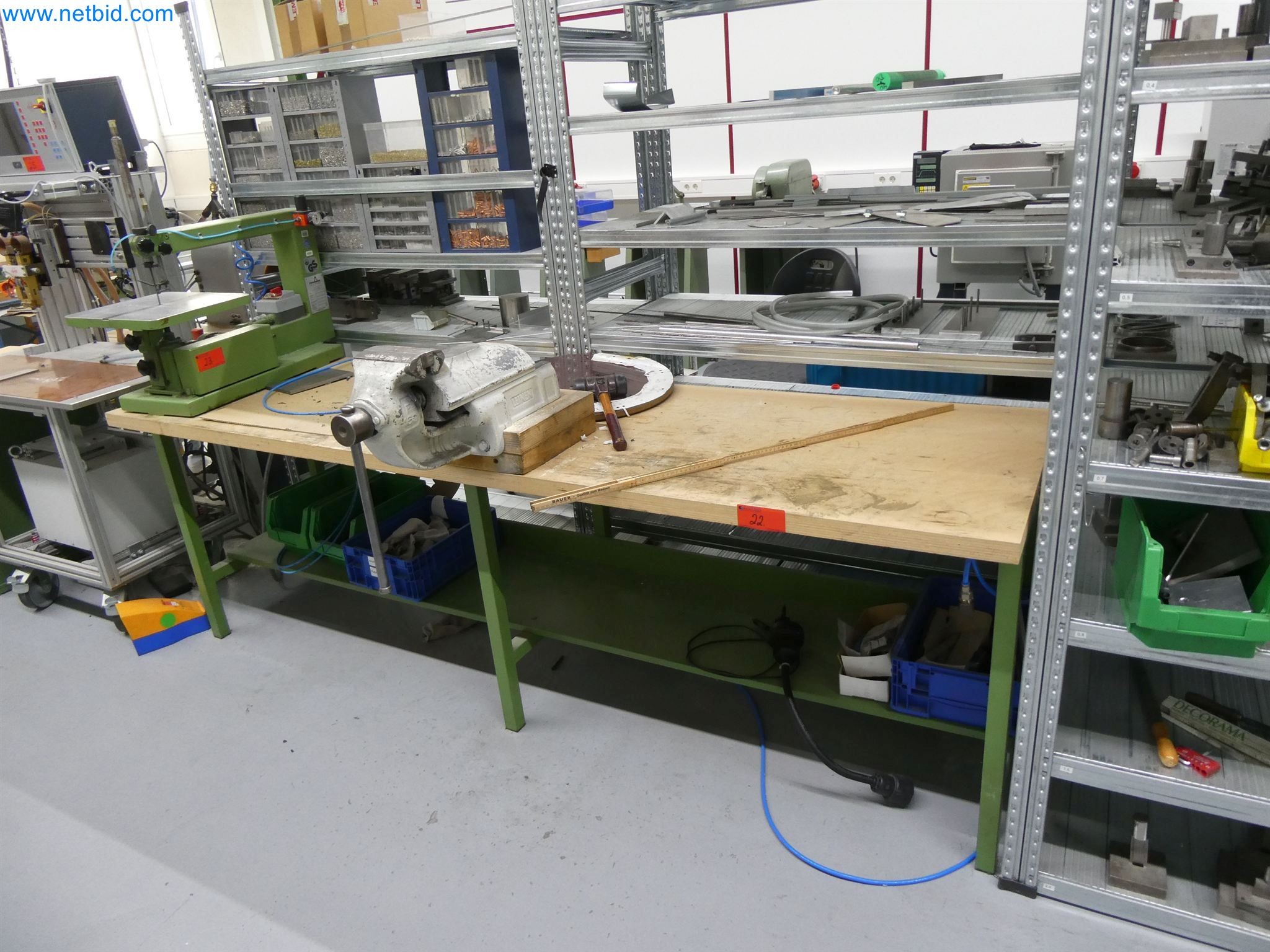 Máquinas de moldagem por injeção, máquinas CNC e linhas de montagem para elementos de aquecimento e componentes automóveis-1