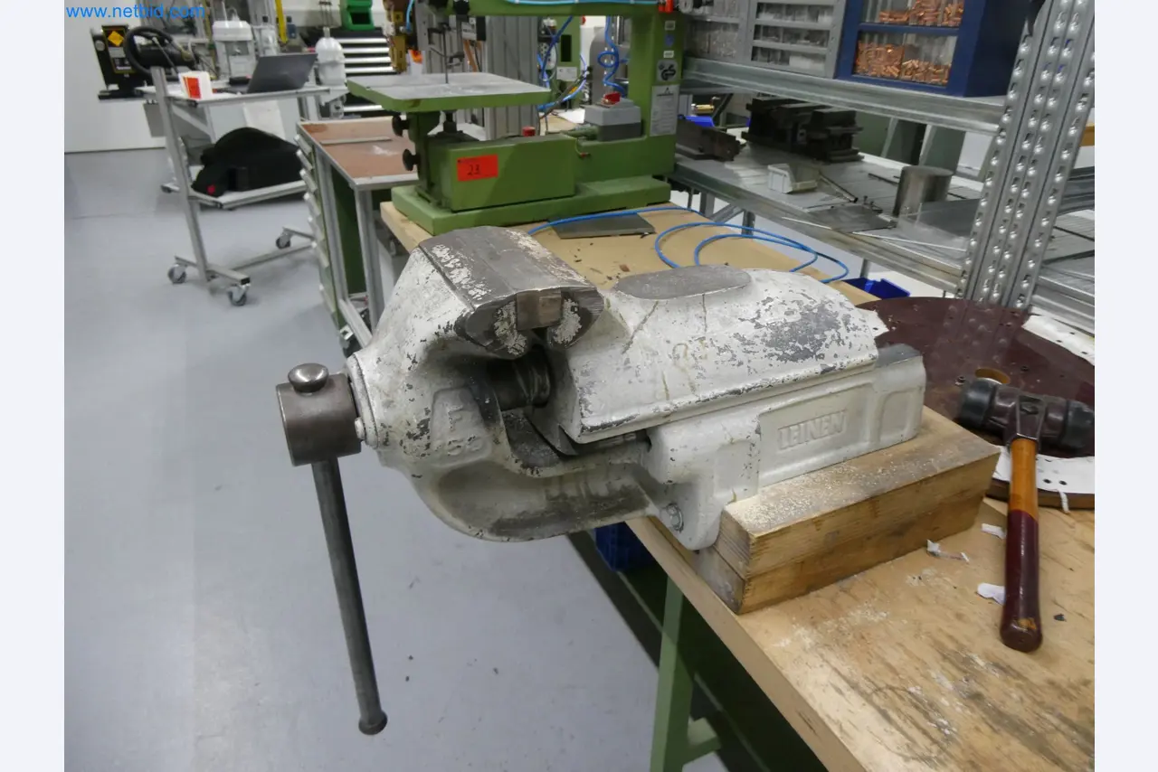 Máquinas de moldagem por injeção, máquinas CNC e linhas de montagem para elementos de aquecimento e componentes automóveis-2