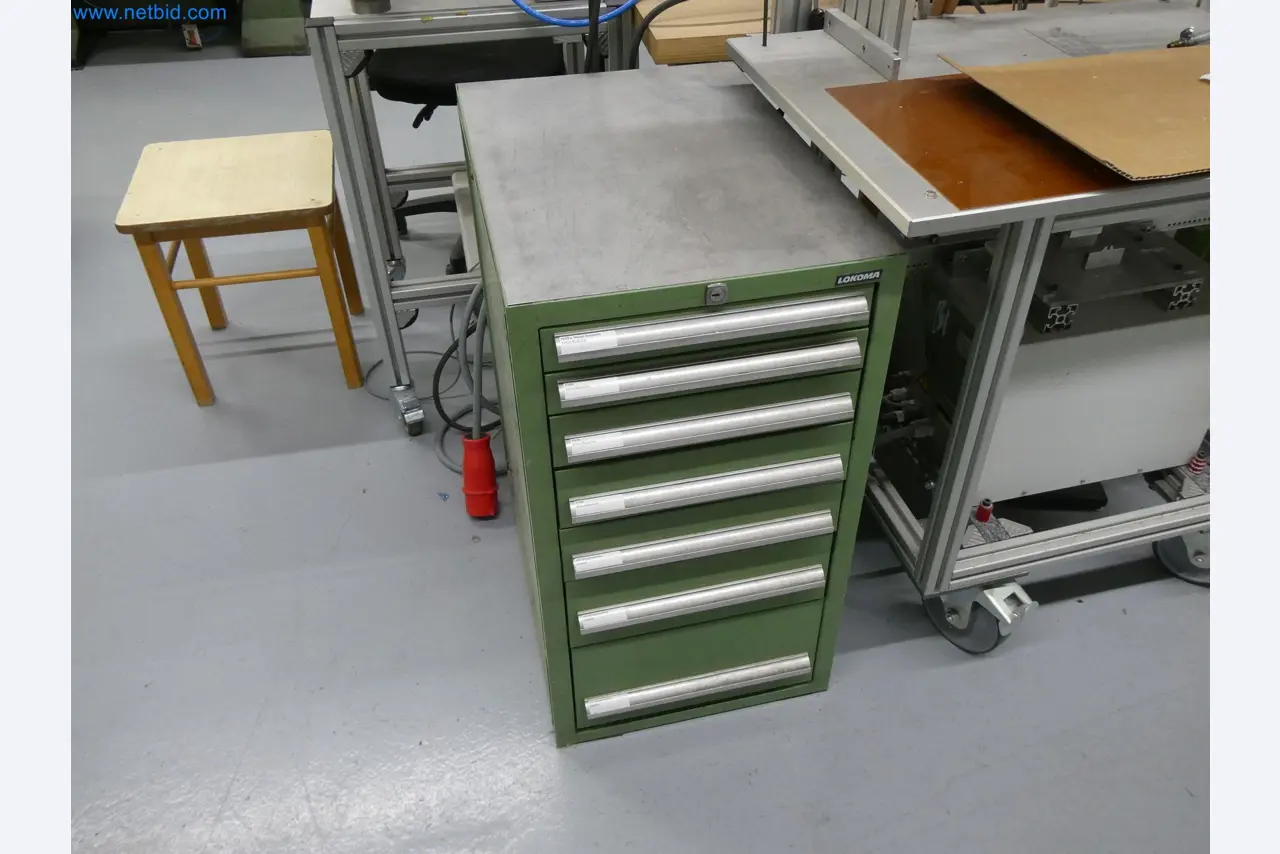 Máquinas de moldagem por injeção, máquinas CNC e linhas de montagem para elementos de aquecimento e componentes automóveis-6