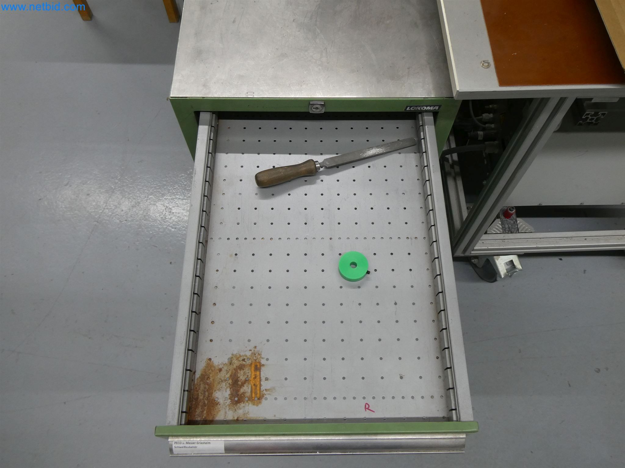 Máquinas de moldagem por injeção, máquinas CNC e linhas de montagem para elementos de aquecimento e componentes automóveis-7