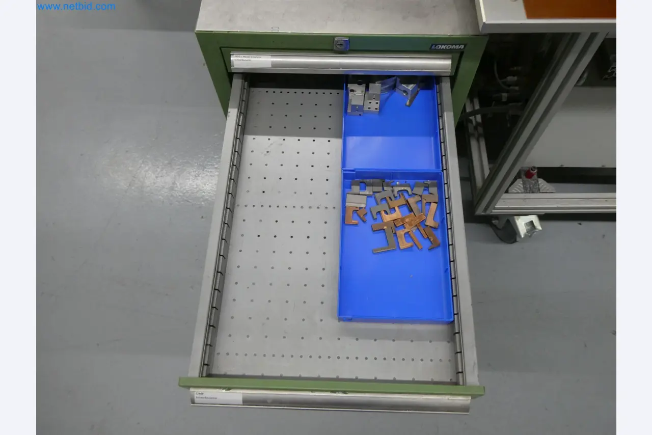Máquinas de moldagem por injeção, máquinas CNC e linhas de montagem para elementos de aquecimento e componentes automóveis-8