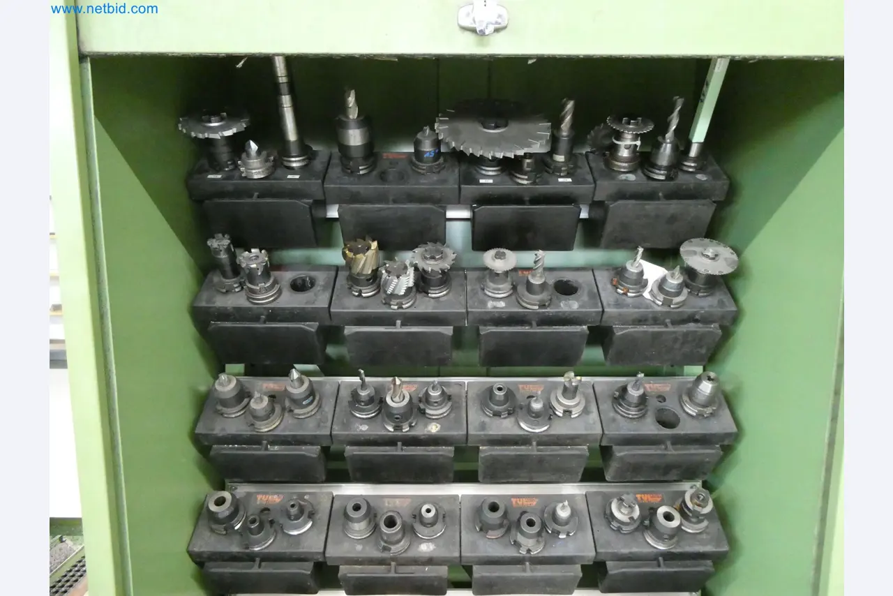 Máquinas de moldagem por injeção, máquinas CNC e linhas de montagem para elementos de aquecimento e componentes automóveis-2