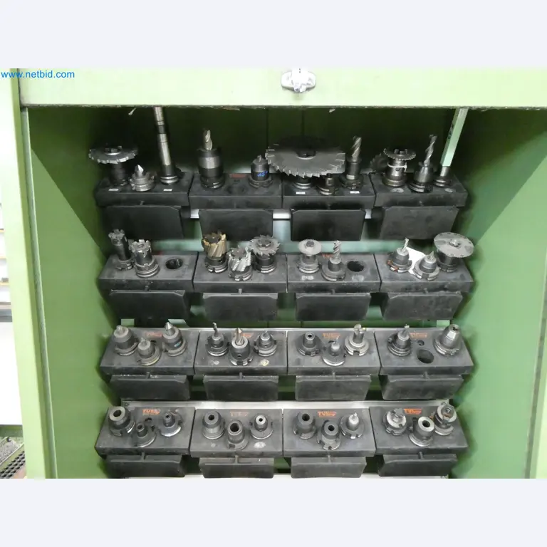 Máquinas de moldagem por injeção, máquinas CNC e linhas de montagem para elementos de aquecimento e componentes automóveis-2