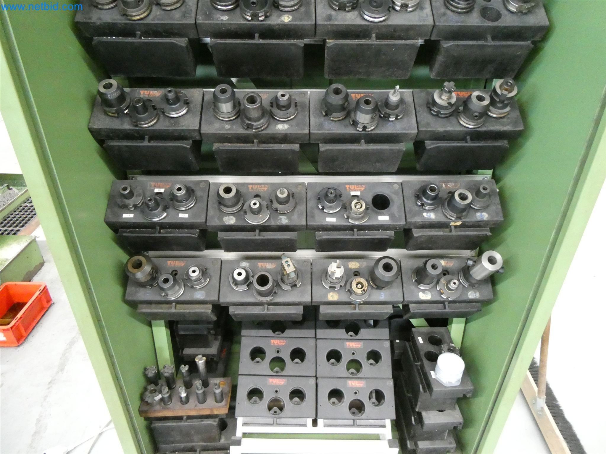 Máquinas de moldagem por injeção, máquinas CNC e linhas de montagem para elementos de aquecimento e componentes automóveis-3