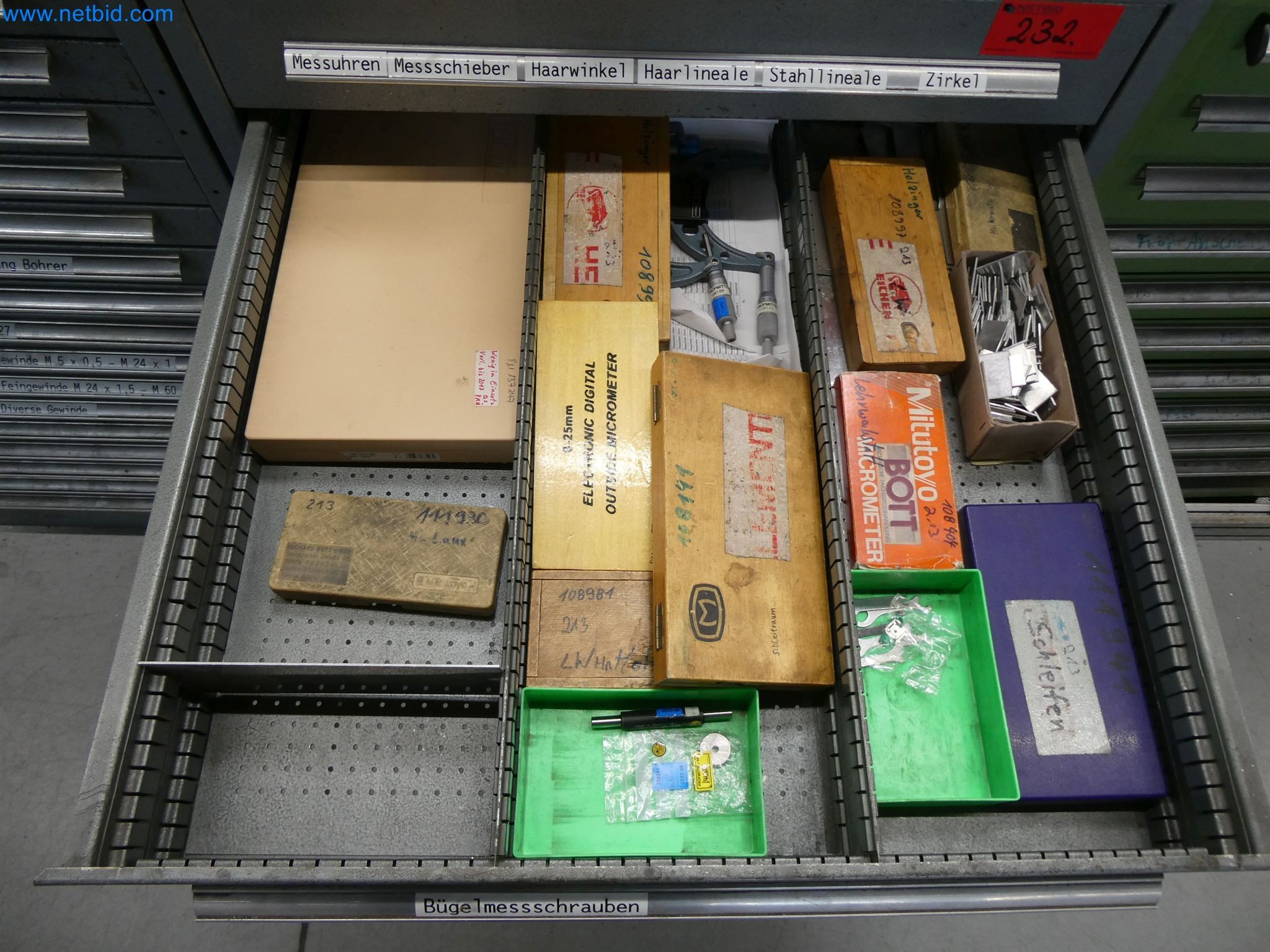 Máquinas de moldeo por inyección, máquinas CNC y líneas de montaje para elementos calefactores y componentes de automoción-10