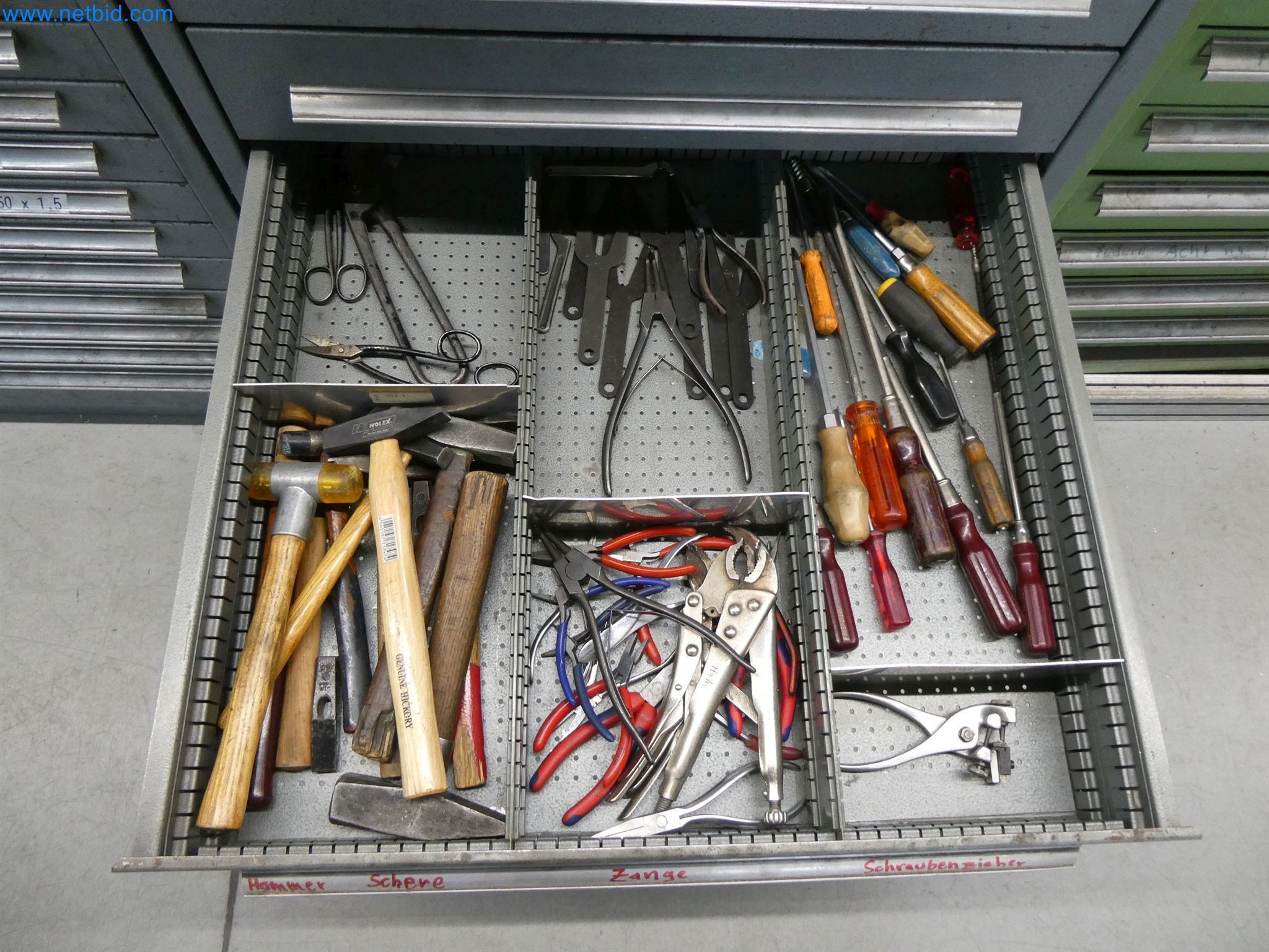 Máquinas de moldeo por inyección, máquinas CNC y líneas de montaje para elementos calefactores y componentes de automoción-14