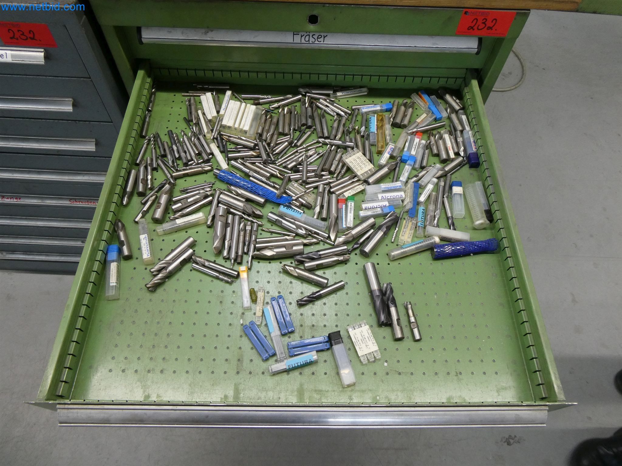 Máquinas de moldeo por inyección, máquinas CNC y líneas de montaje para elementos calefactores y componentes de automoción-19