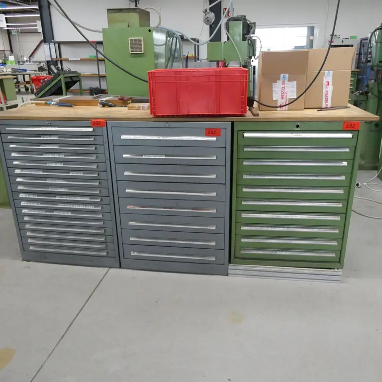 3 Armários de gavetas telescópicas