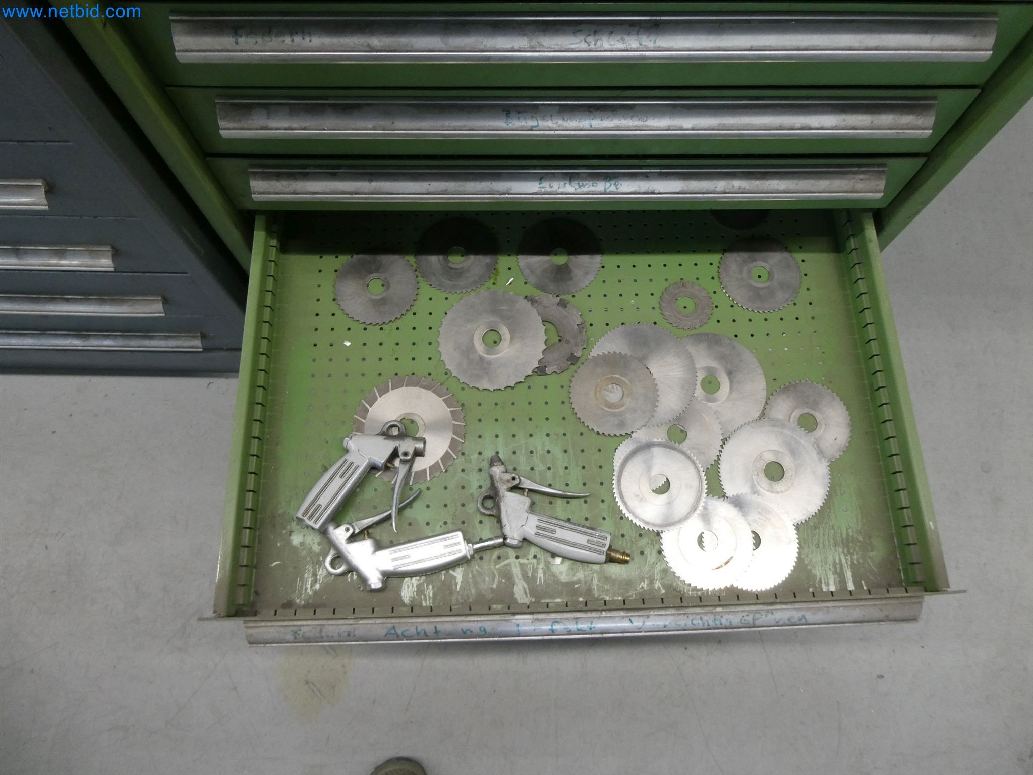 Máquinas de moldeo por inyección, máquinas CNC y líneas de montaje para elementos calefactores y componentes de automoción-22