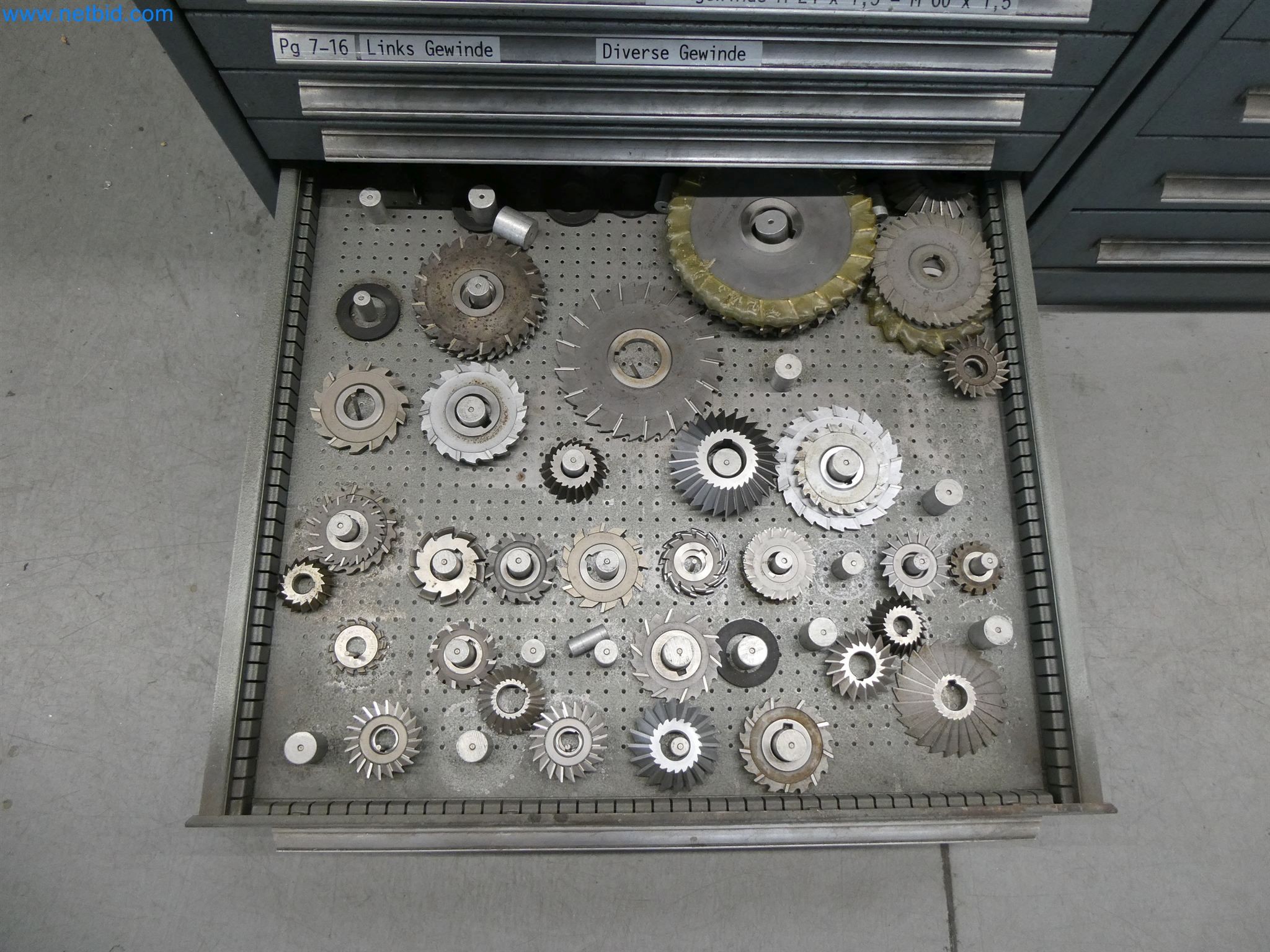 Máquinas de moldeo por inyección, máquinas CNC y líneas de montaje para elementos calefactores y componentes de automoción-6