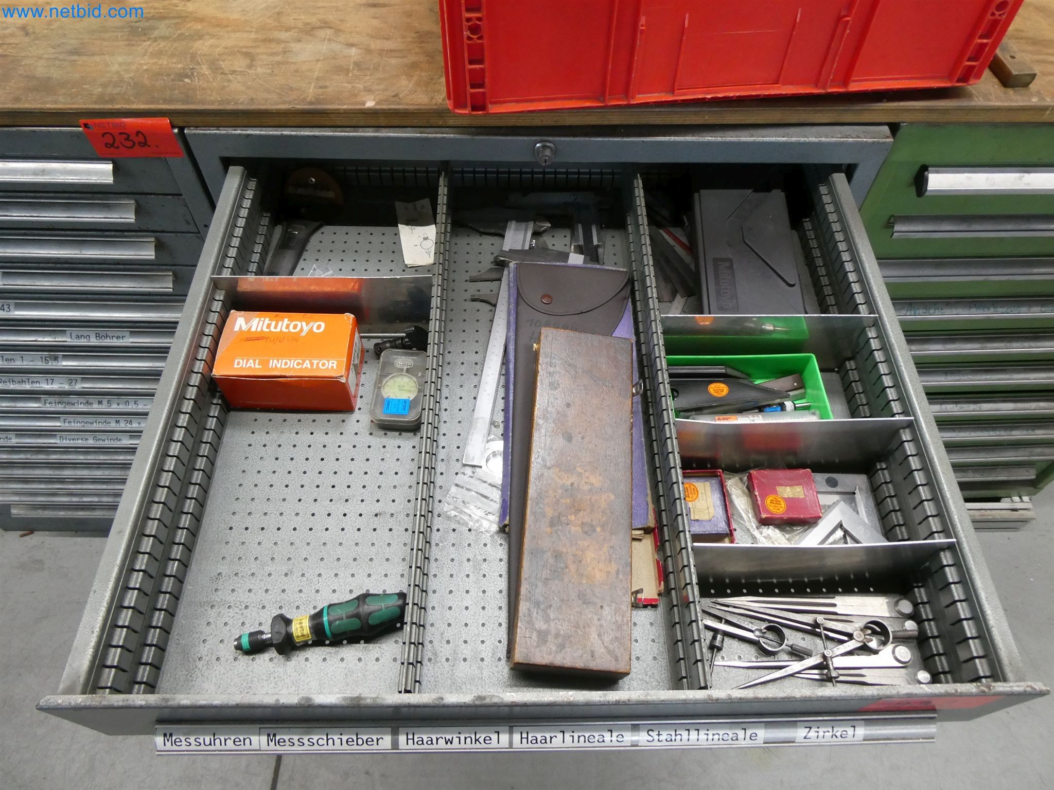 Máquinas de moldeo por inyección, máquinas CNC y líneas de montaje para elementos calefactores y componentes de automoción-9