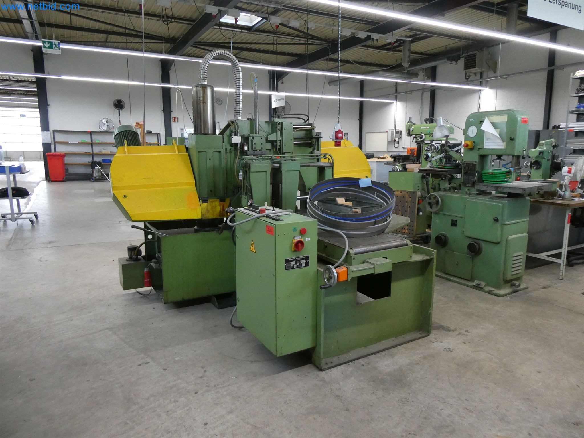 Máquinas de moldeo por inyección, máquinas CNC y líneas de montaje para elementos calefactores y componentes de automoción-3