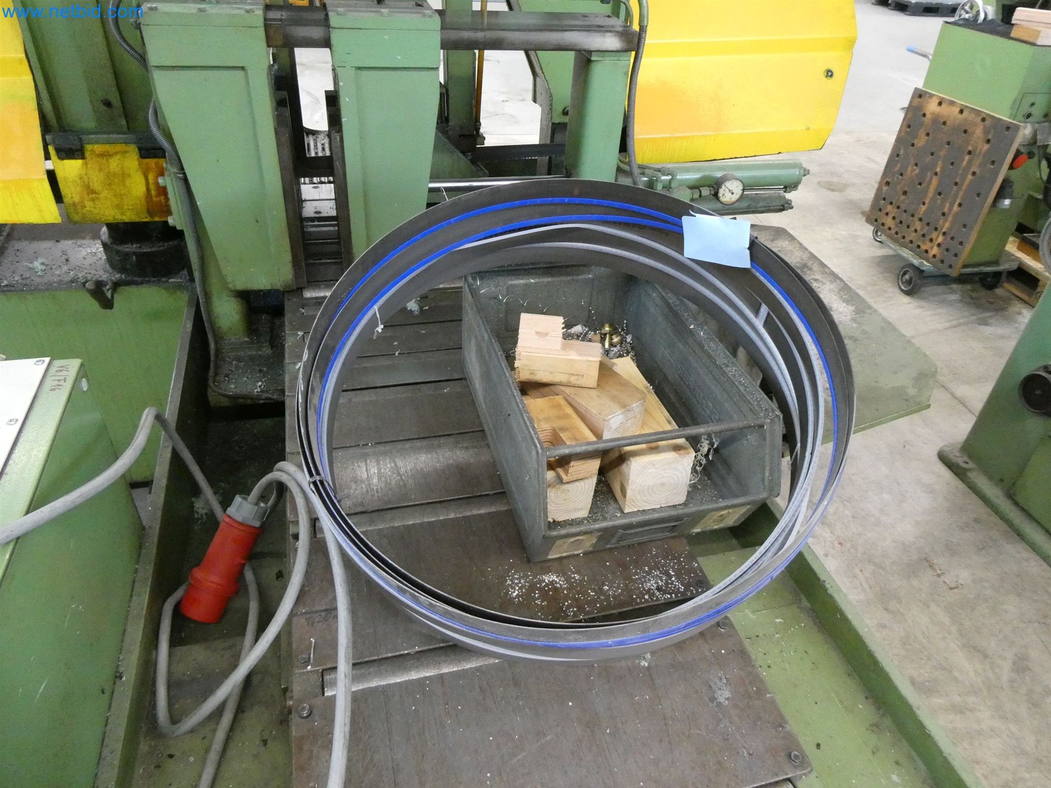 Máquinas de moldeo por inyección, máquinas CNC y líneas de montaje para elementos calefactores y componentes de automoción-5