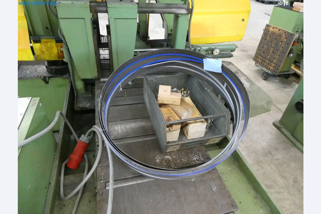 Máquinas de moldeo por inyección, máquinas CNC y líneas de montaje para elementos calefactores y componentes de automoción-5