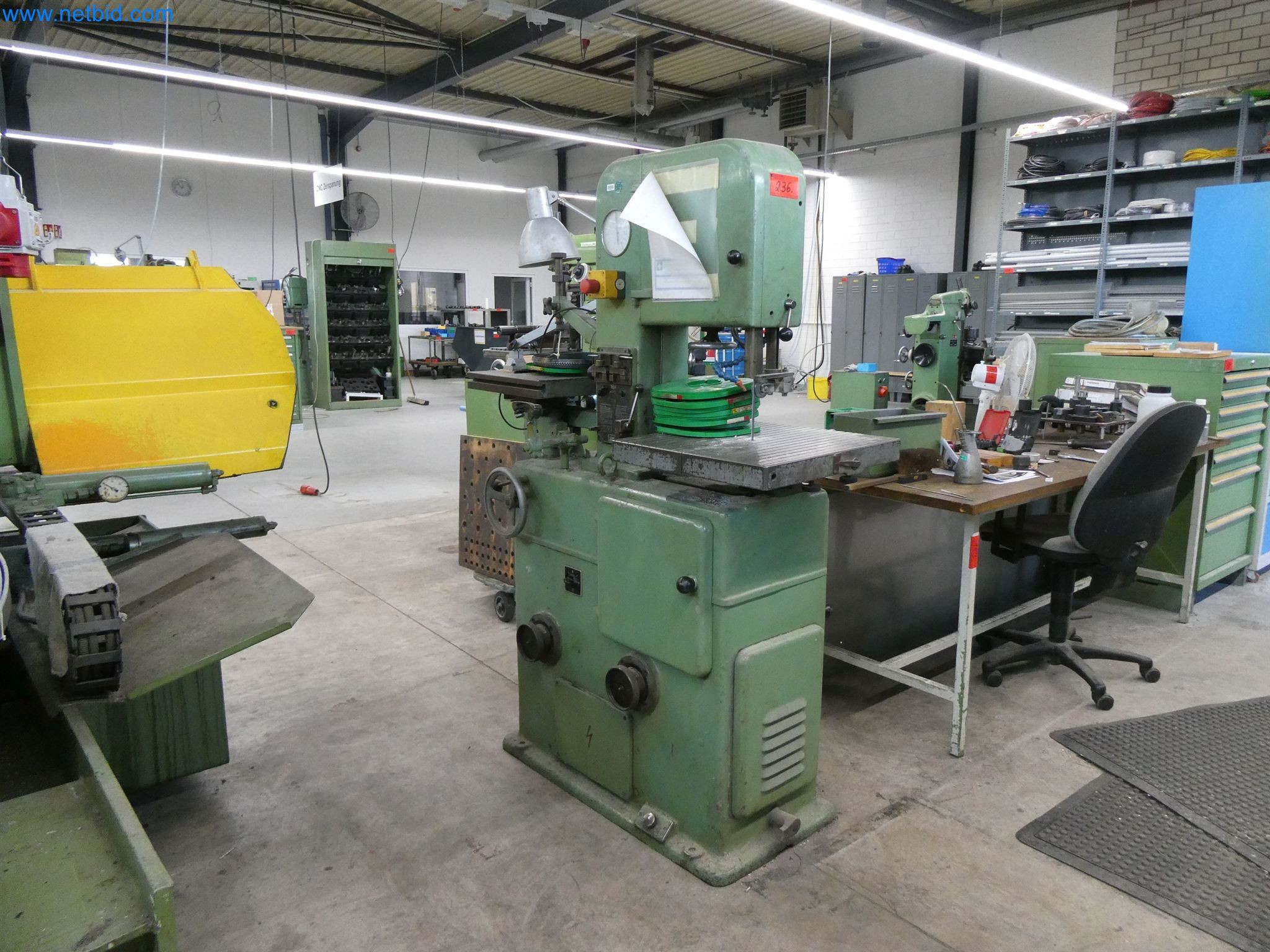 Máquinas de moldeo por inyección, máquinas CNC y líneas de montaje para elementos calefactores y componentes de automoción-1