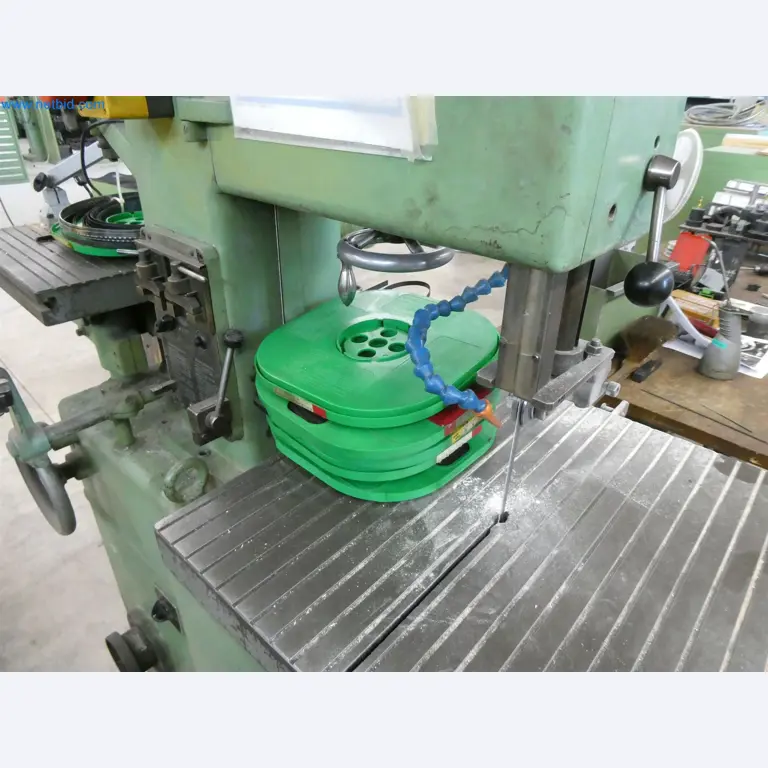 Máquinas de moldeo por inyección, máquinas CNC y líneas de montaje para elementos calefactores y componentes de automoción-3