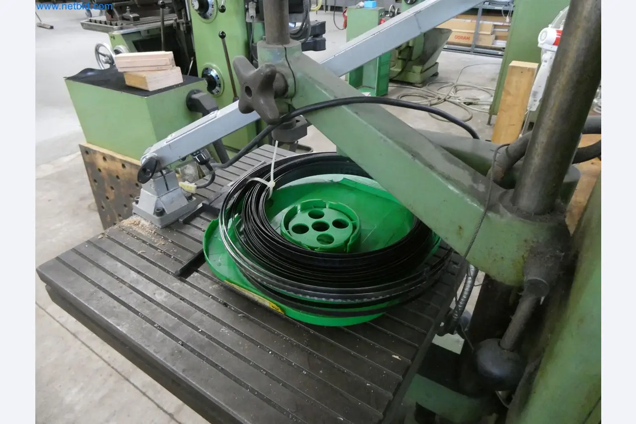 Máquinas de moldeo por inyección, máquinas CNC y líneas de montaje para elementos calefactores y componentes de automoción-4