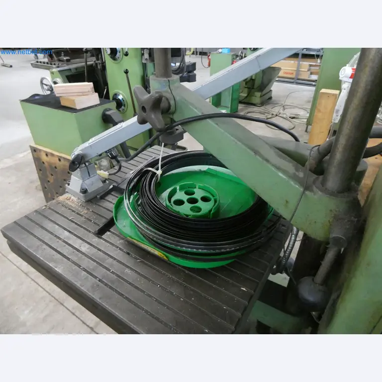 Máquinas de moldeo por inyección, máquinas CNC y líneas de montaje para elementos calefactores y componentes de automoción-4