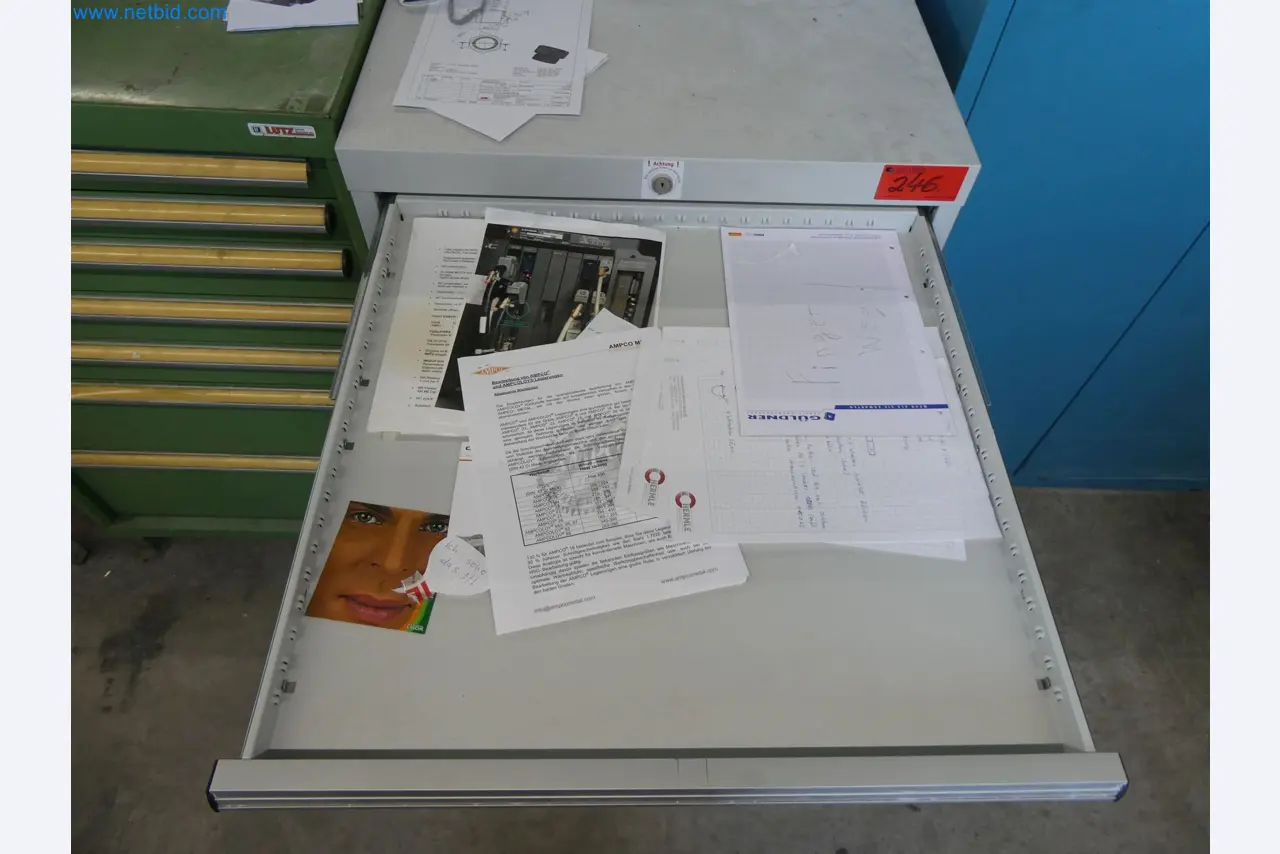 Máquinas de moldeo por inyección, máquinas CNC y líneas de montaje para elementos calefactores y componentes de automoción-2