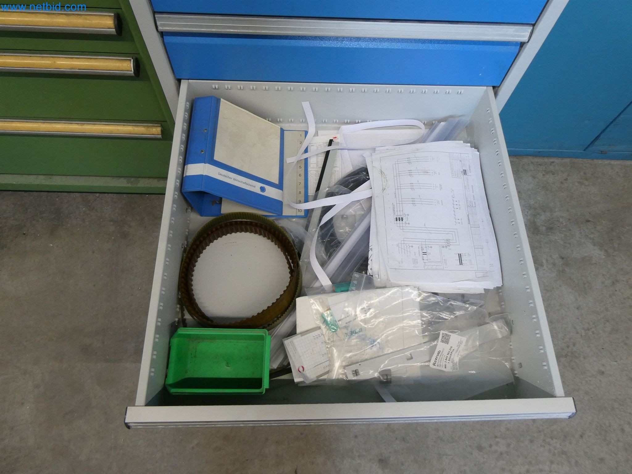 Máquinas de moldeo por inyección, máquinas CNC y líneas de montaje para elementos calefactores y componentes de automoción-6