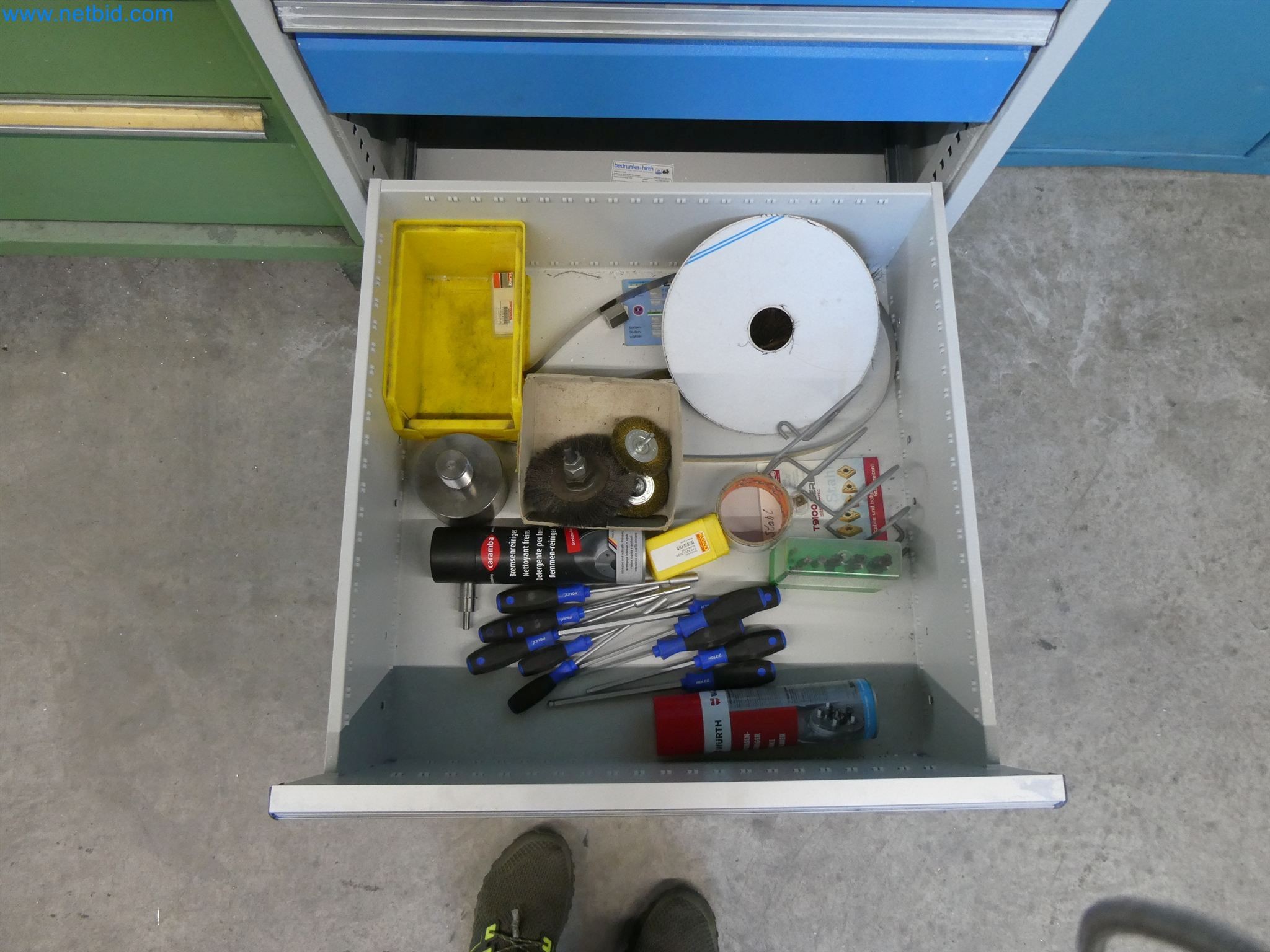 Máquinas de moldeo por inyección, máquinas CNC y líneas de montaje para elementos calefactores y componentes de automoción-7