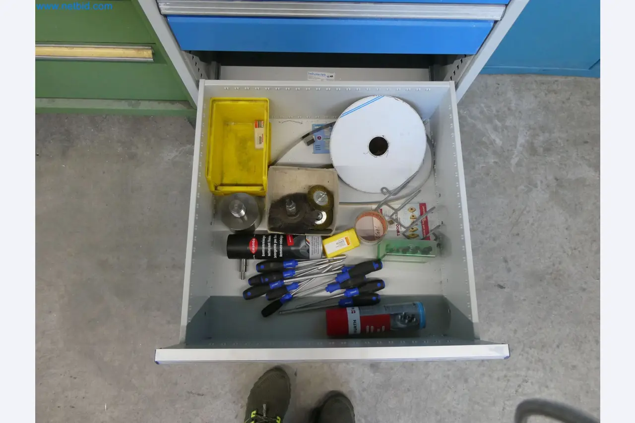 Máquinas de moldeo por inyección, máquinas CNC y líneas de montaje para elementos calefactores y componentes de automoción-7