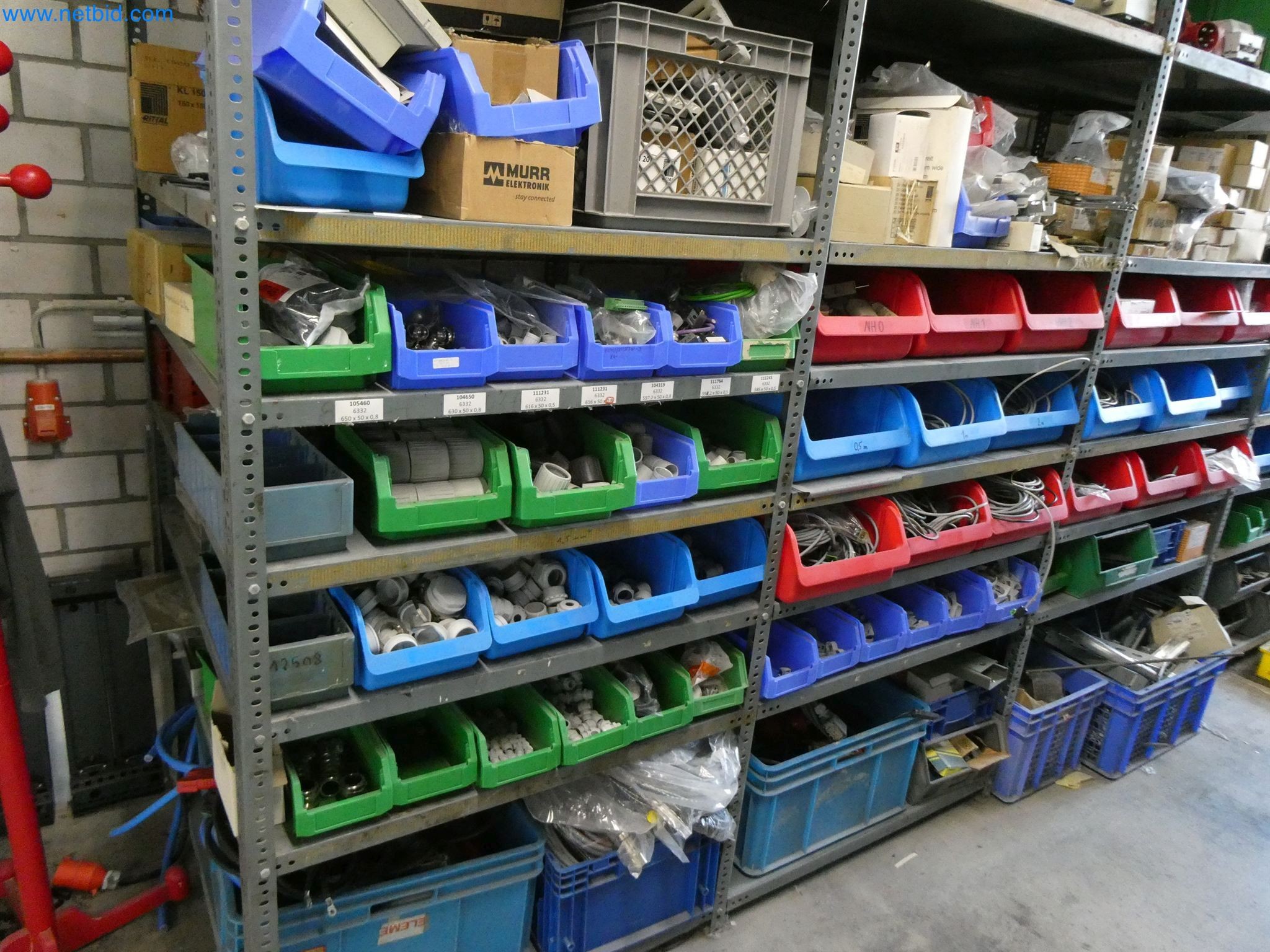 Máquinas de moldeo por inyección, máquinas CNC y líneas de montaje para elementos calefactores y componentes de automoción-10