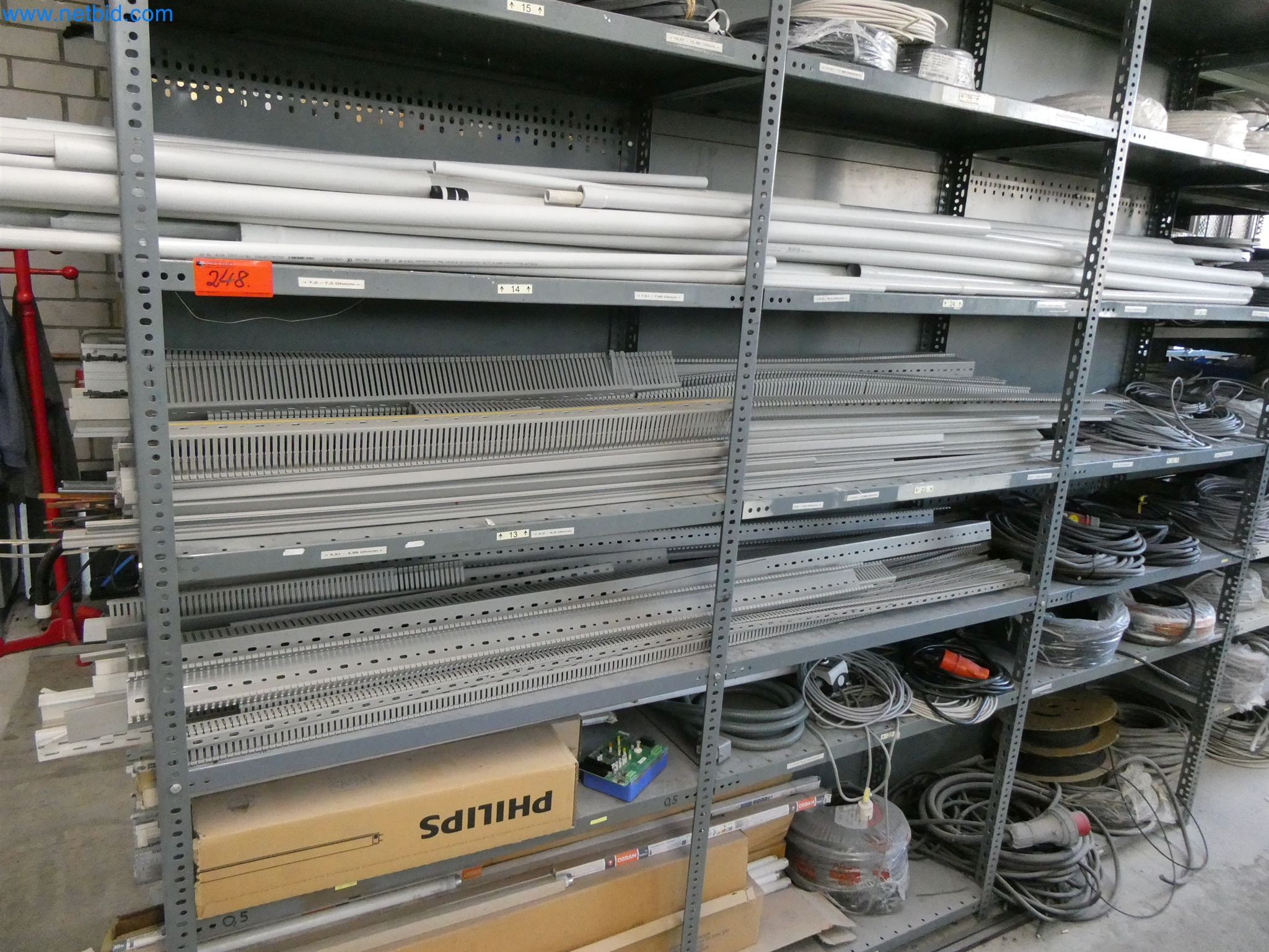 Máquinas de moldeo por inyección, máquinas CNC y líneas de montaje para elementos calefactores y componentes de automoción-13