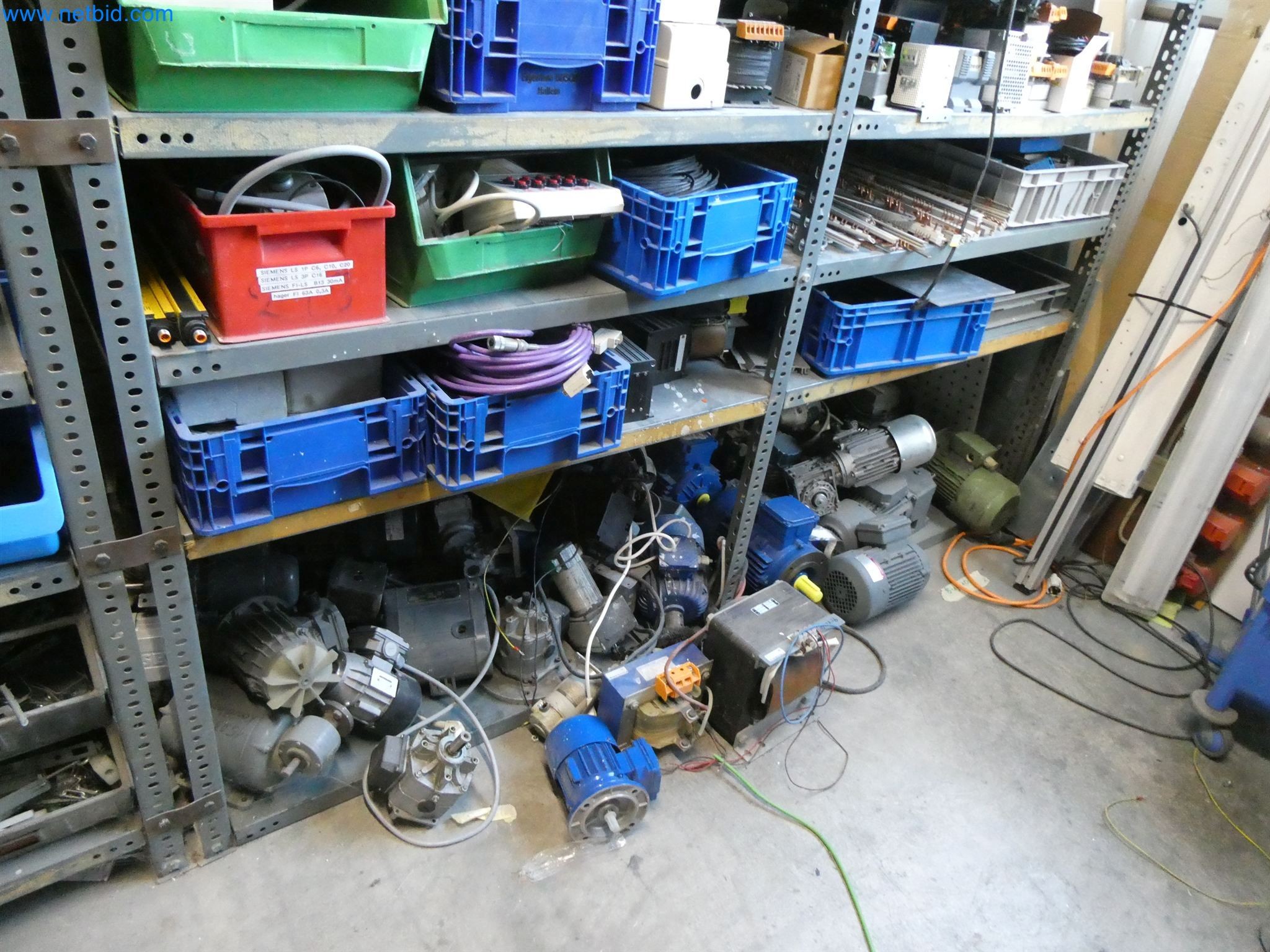 Máquinas de moldeo por inyección, máquinas CNC y líneas de montaje para elementos calefactores y componentes de automoción-14