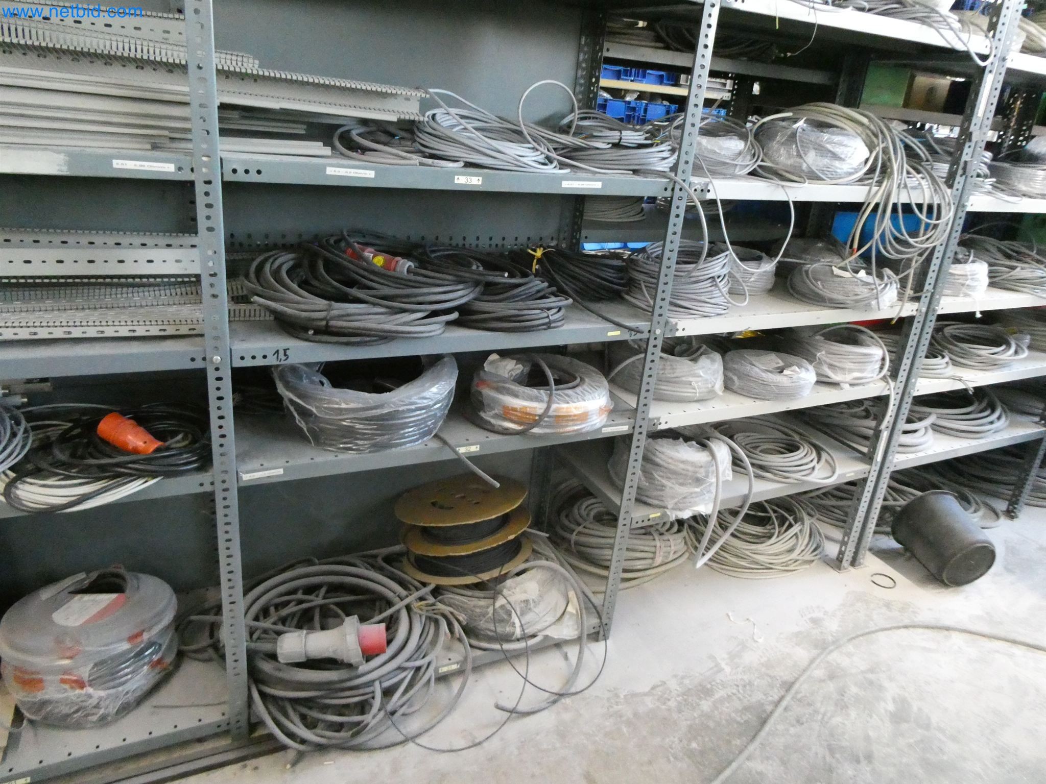 Máquinas de moldeo por inyección, máquinas CNC y líneas de montaje para elementos calefactores y componentes de automoción-16